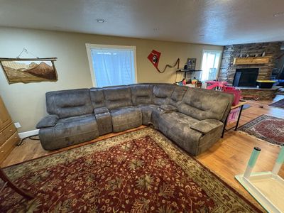 Powered reclining couch - Armrests with usb ports