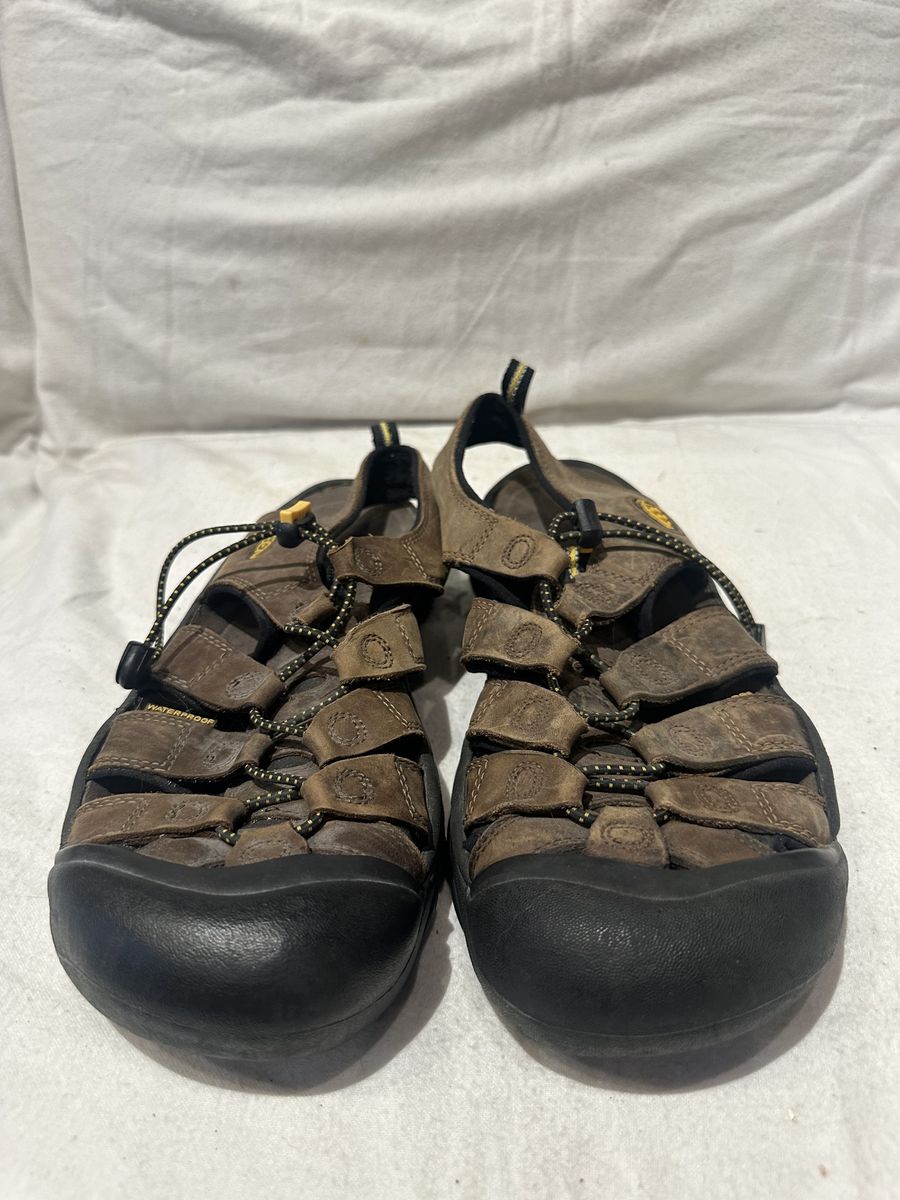 Keen Men’s 10.5 Brown Leather WP Hiking Sandals