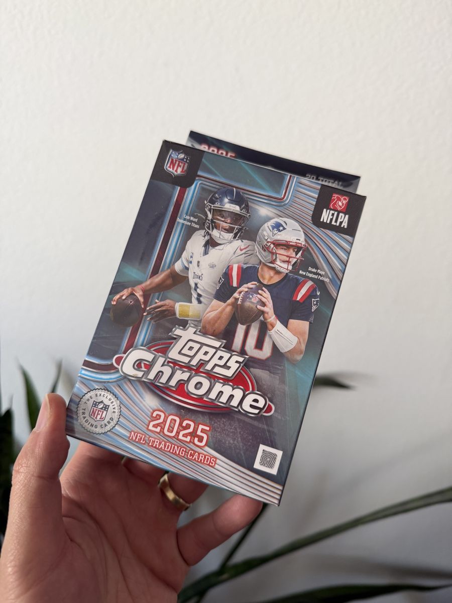 Topps Chrome NFL Hanger Box