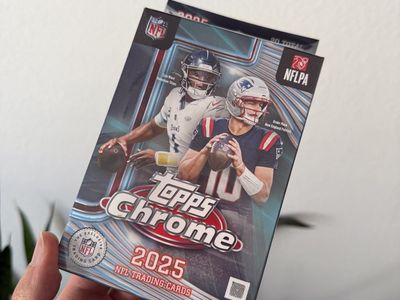 Topps Chrome NFL Hanger Box