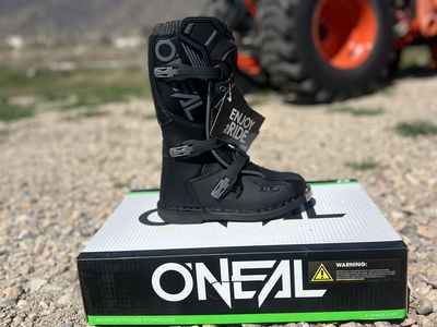 Brand New O’neill Boots Size 5