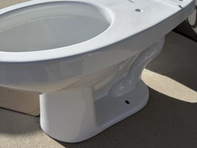 Two toilet great condition