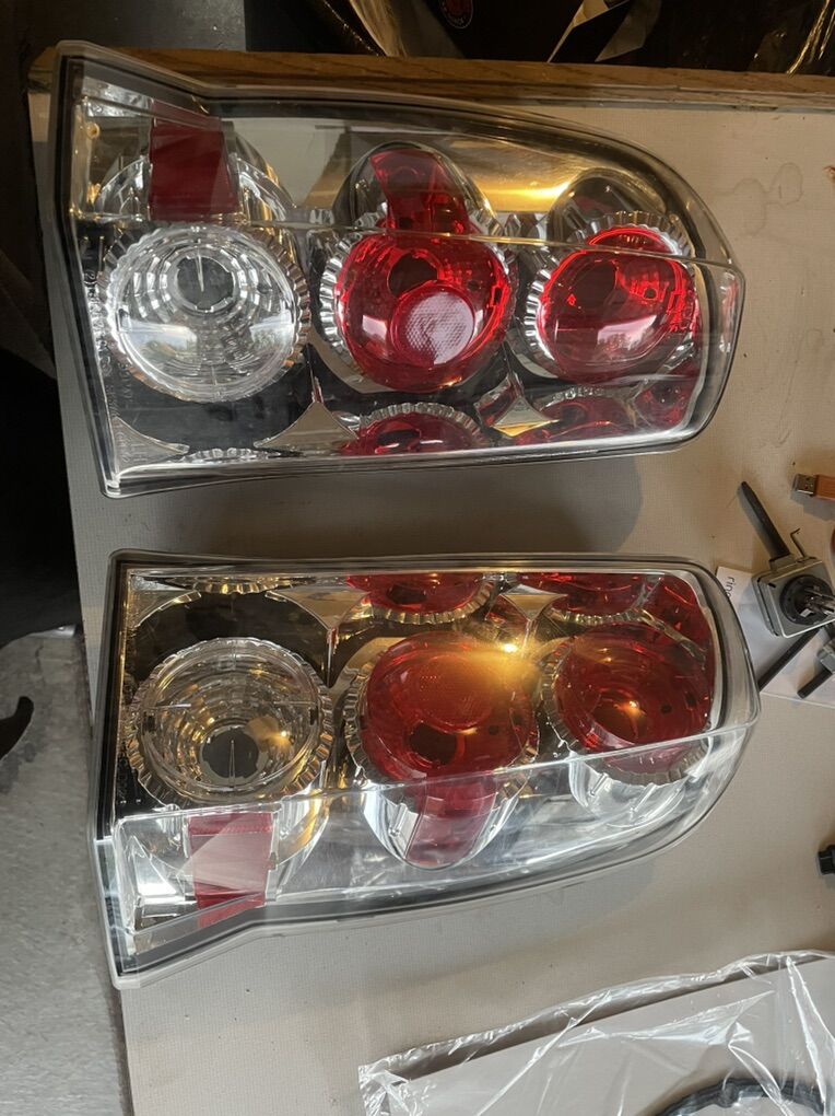 Escalade Taillight