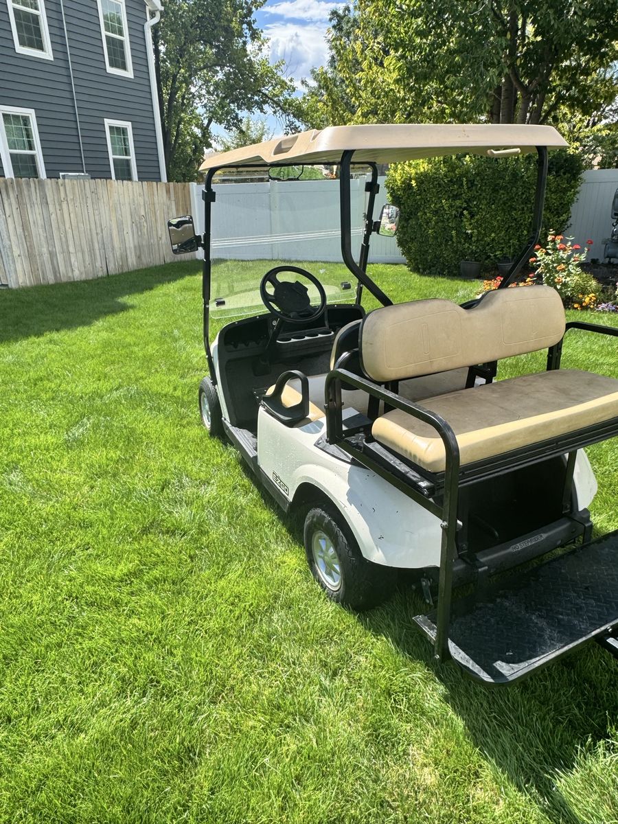 EZGO TXT ELECTRIC GOLF CART *NEW BATTERIES*