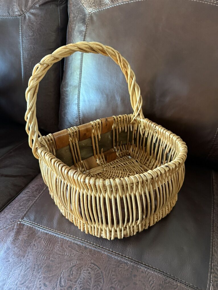 Wicker straight back basket 13 1/2 T X 11” D