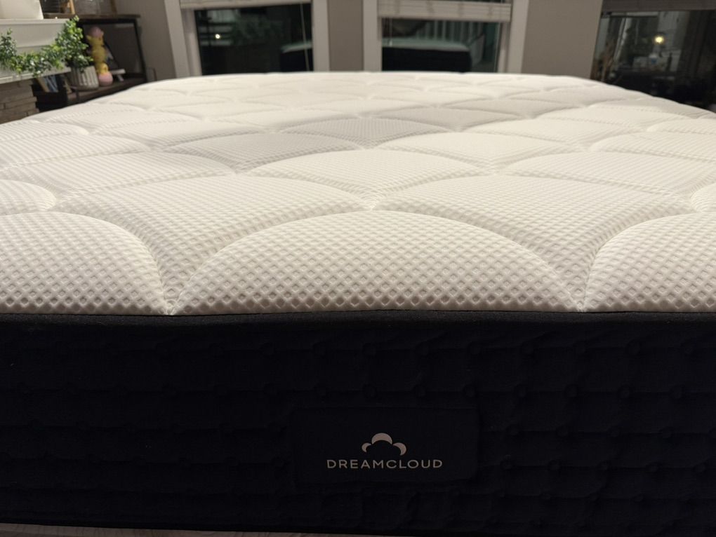 Flawless! King Dreamcloud Mattress! Only $275