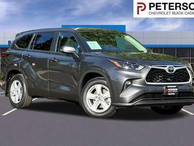 2024 Toyota Highlander LE