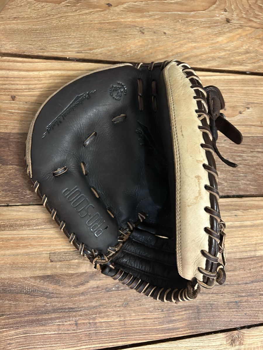 Mizuno GXC 95 Pro-Scoop 33.5” Catcher’s Mitt - Excellent Condition $100 obo