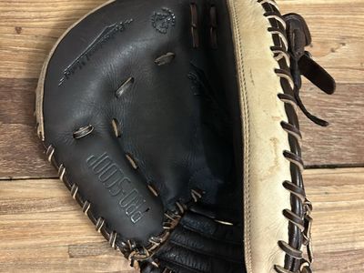 Mizuno GXC 95 Pro-Scoop 33.5” Catcher’s Mitt - Excellent Condition $100 obo