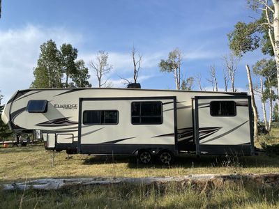 Heartland Elkridge Bunk House, Sleeps 9