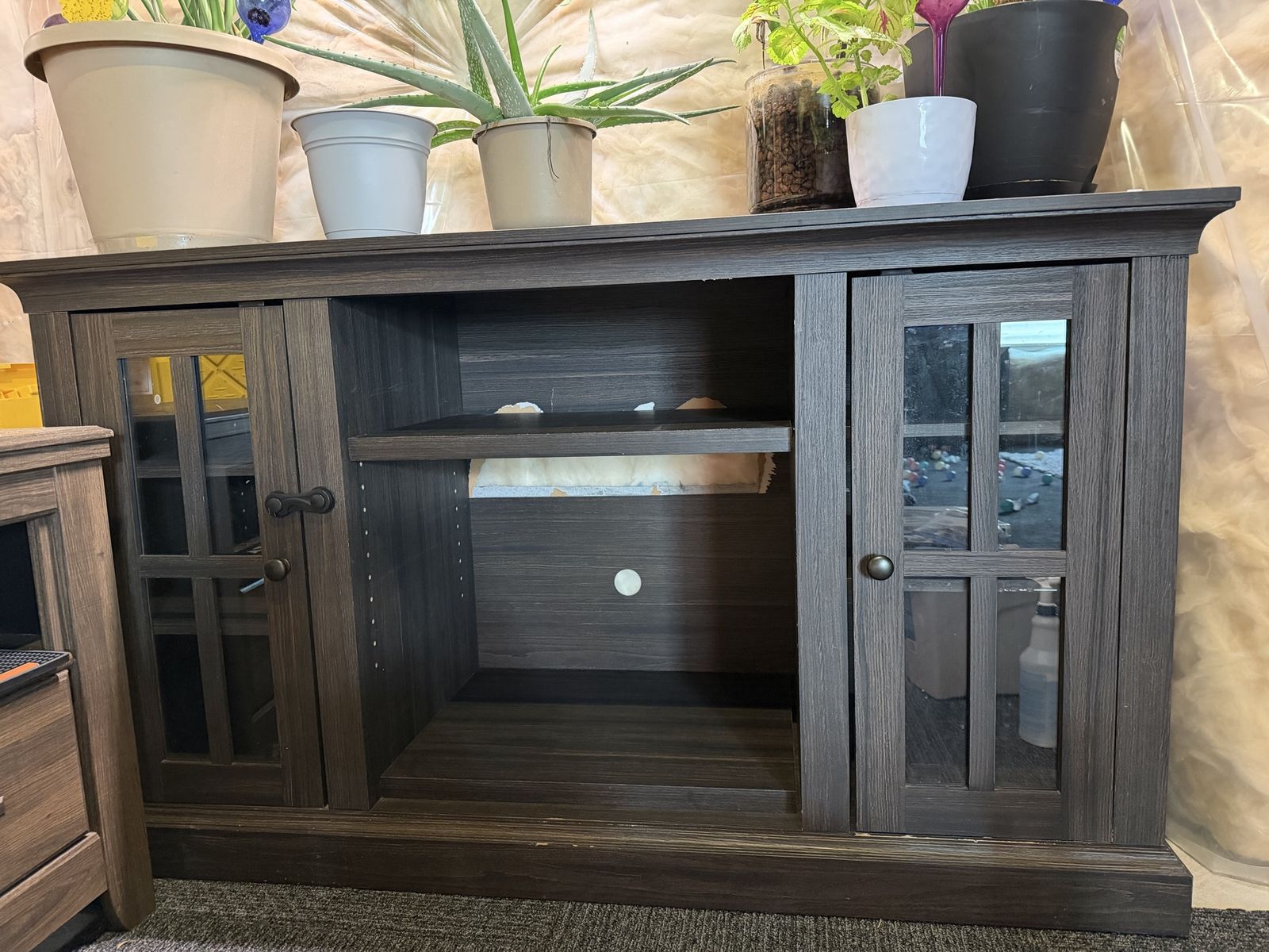 Entertainment stand