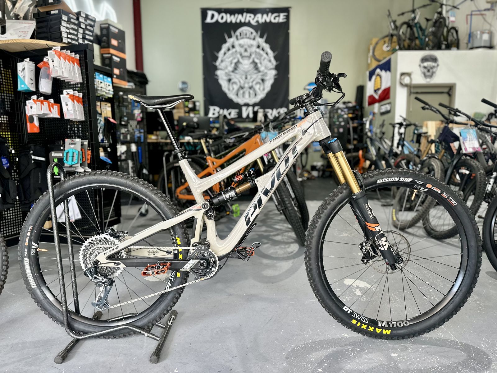 2020 Pivot Fire Bird (L) 29"- Certified Used