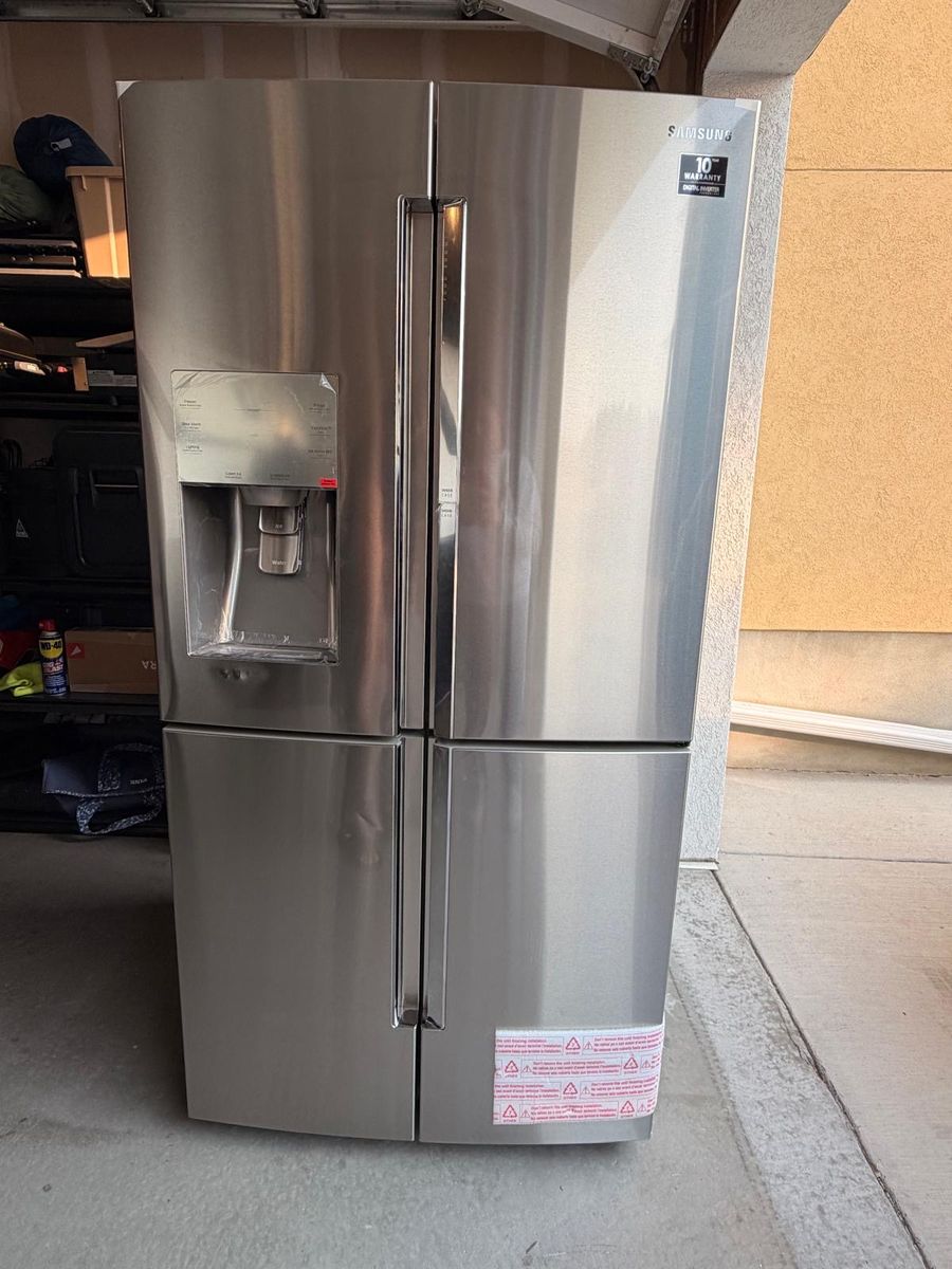 New Scratch and Dent Samsung 36-inch, 27.8 cu. ft. French 4-Door. Standard Depth Side-by-Side Refrigerator