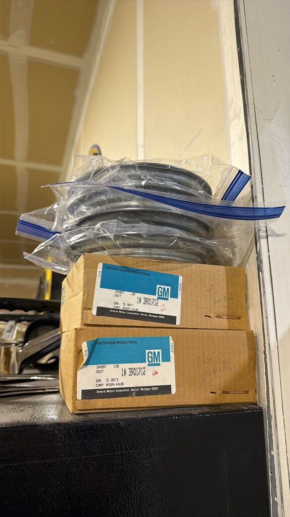 NOS GM Rally Wheel CenTer Caps