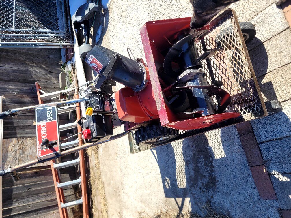 Snow blower. toro