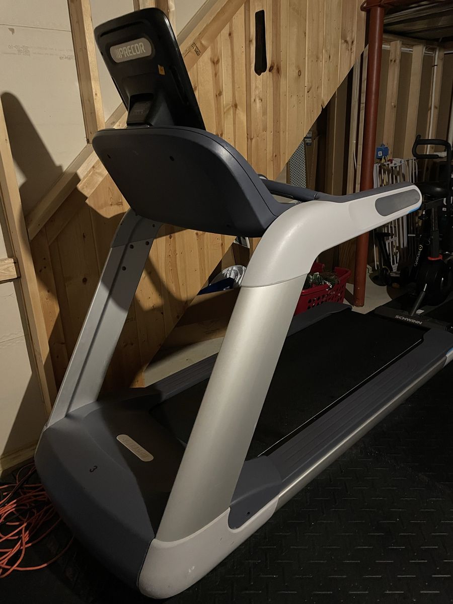 Precor TRM 885 Commercial Treadmill