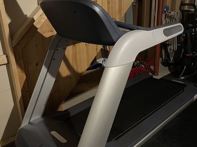 Precor TRM 885 Commercial Treadmill