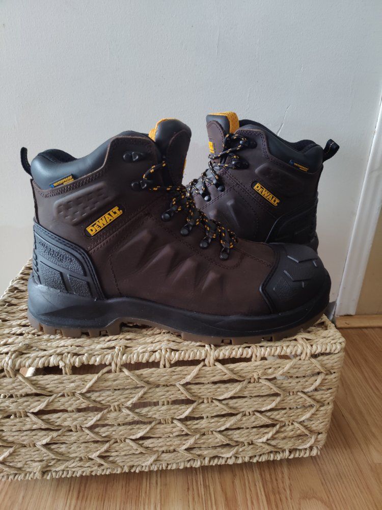 New DeWalt work boots