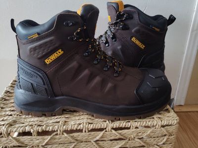 New DeWalt work boots