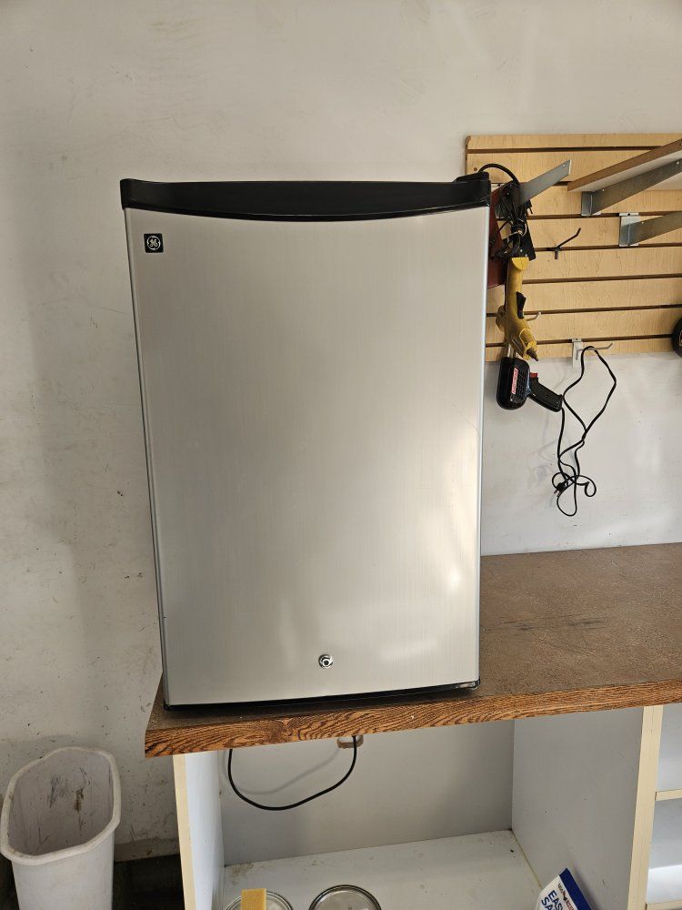 small ge refrigerator