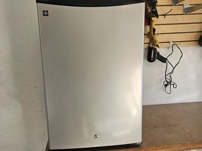 small ge refrigerator