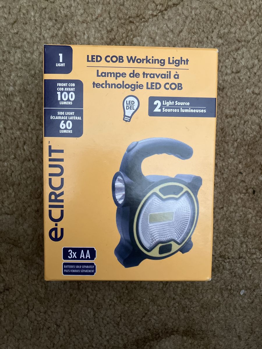 E-Circuit LED COB Working Light, 100 Lumens Front, 60 Lumens Side, 2 Light Sources, 3xAA Battery