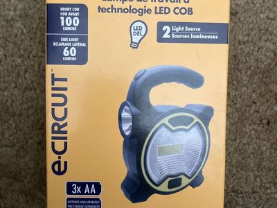 E-Circuit LED COB Working Light, 100 Lumens Front, 60 Lumens Side, 2 Light Sources, 3xAA Battery