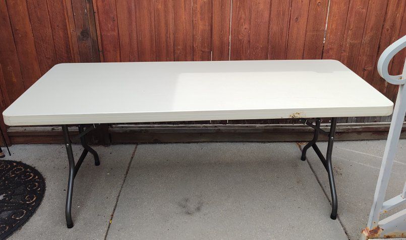 lifetime 6' table with folding legs