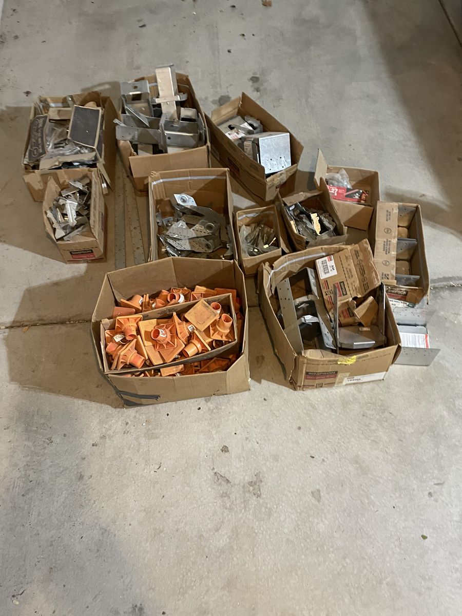 Simpson - Lot - Hangars, Post bases, Anchors