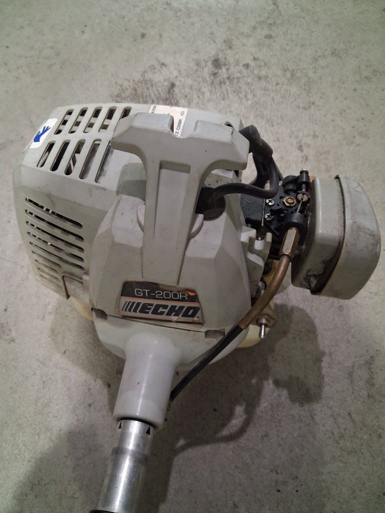 Echo GT-200R Gas Powered String Trimmer Engine Housing Used