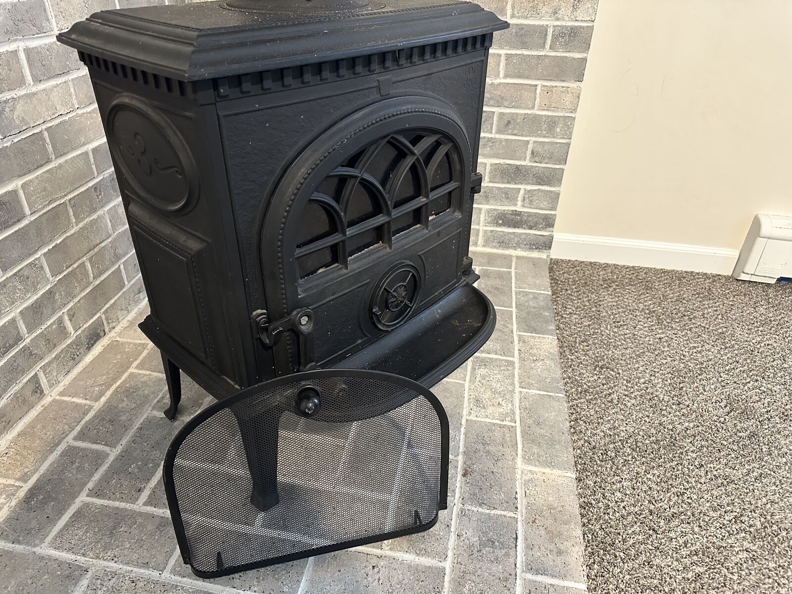 Wood burning stove