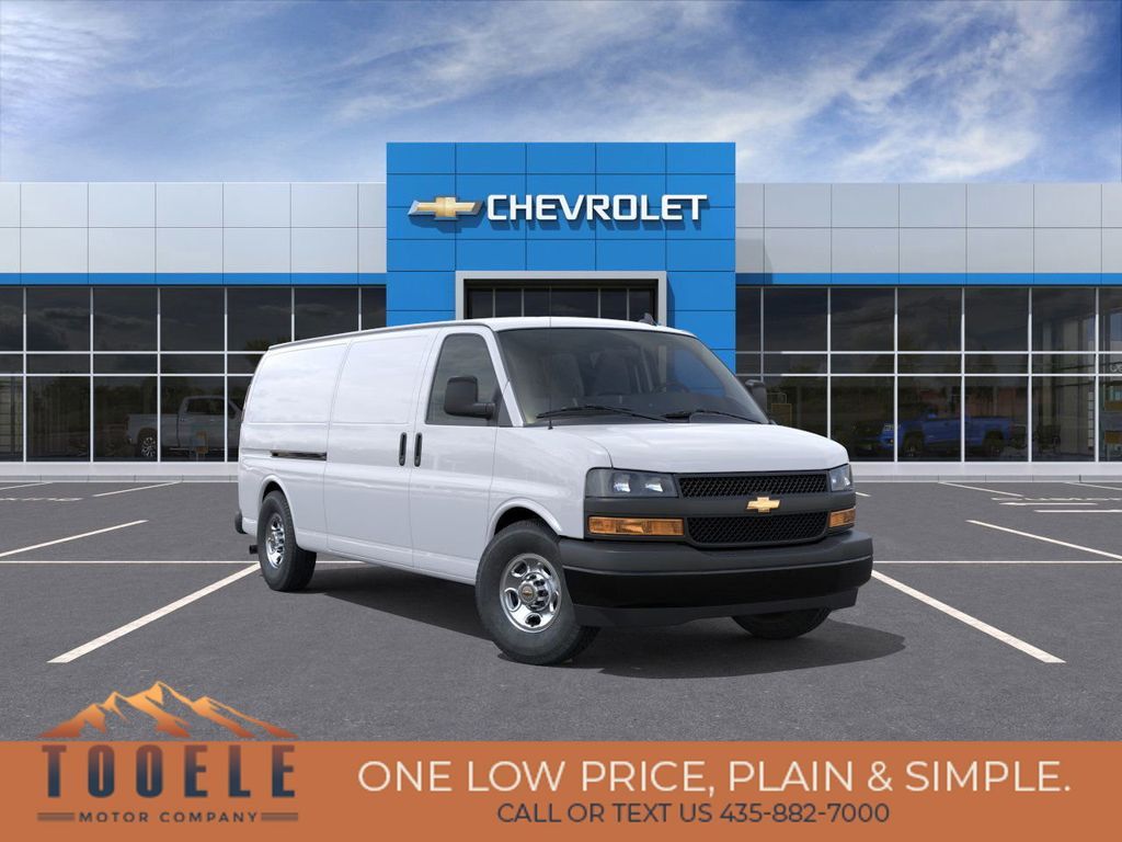 2025 Chevrolet Express 3500 