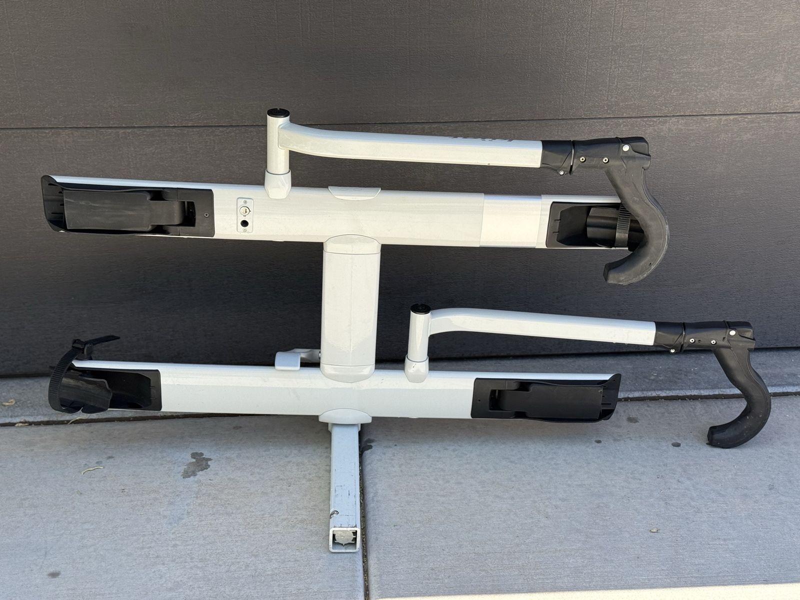 Kuat Sherpa 2.0 2-Bike Hitch Rack - Pearl WhiteKust