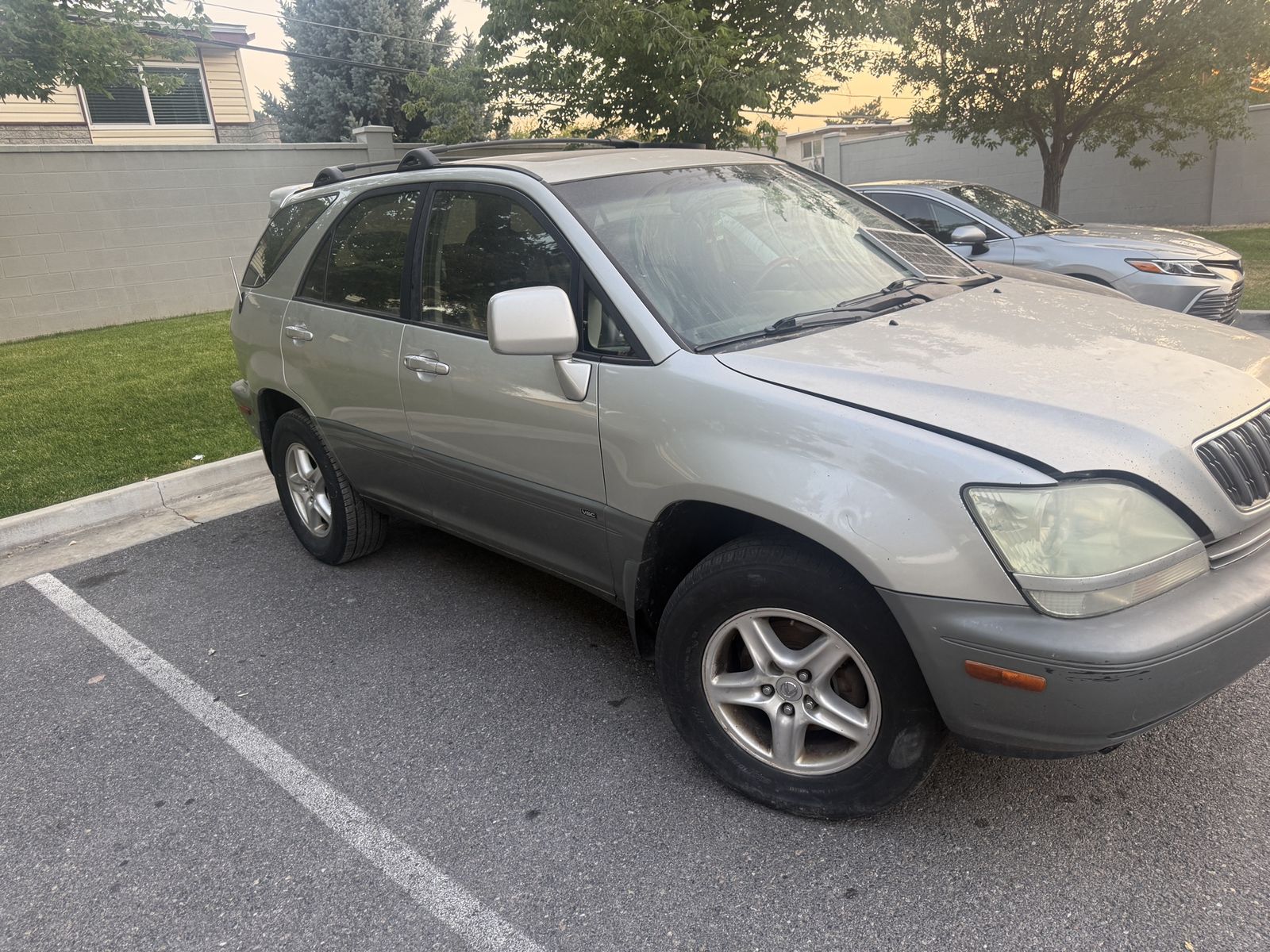 2000-2003 Lexus RX 300 - Silver SUV - Parts Car / Project Vehicle - As-Is Condition