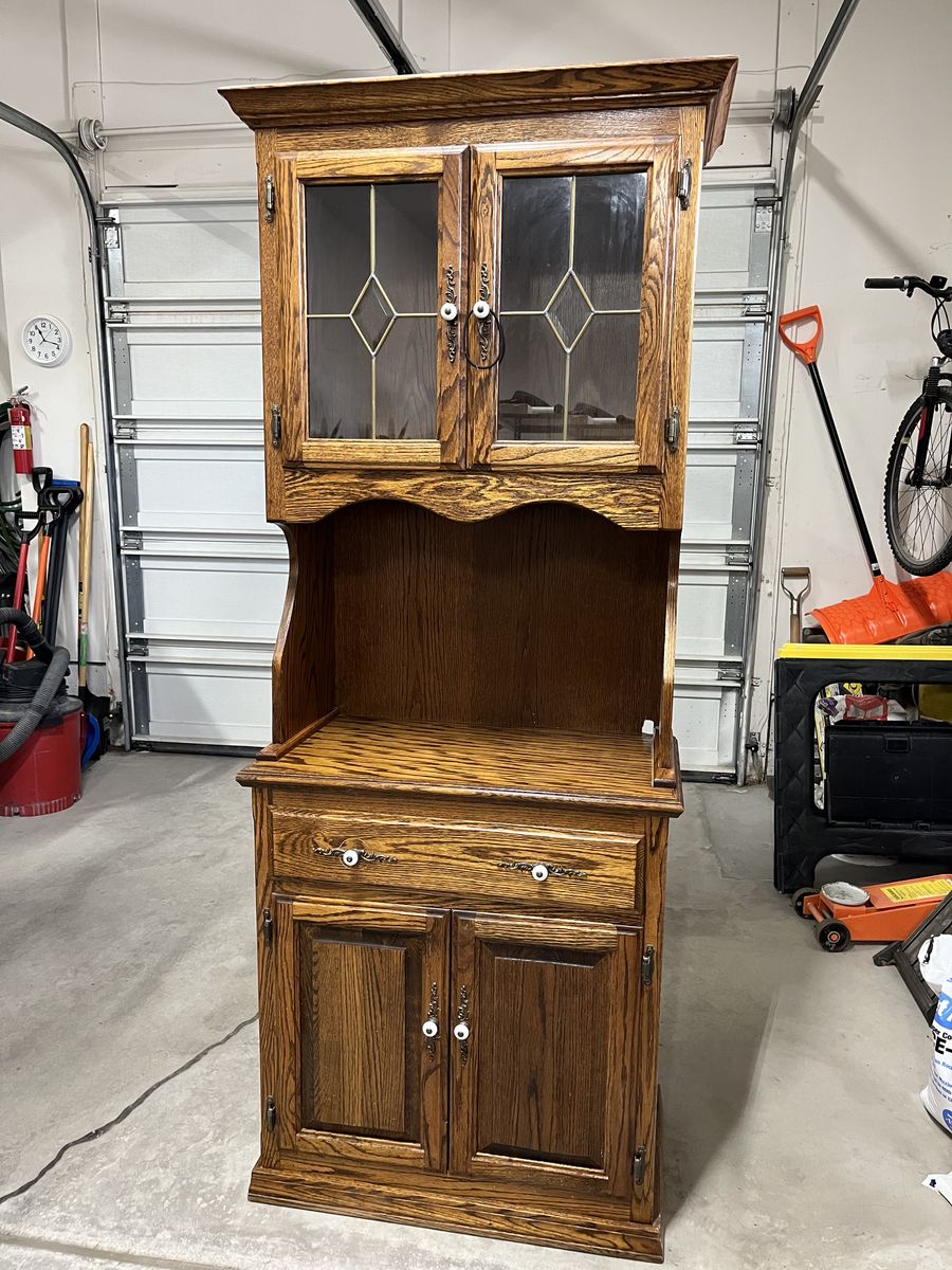 OAK Hutch
