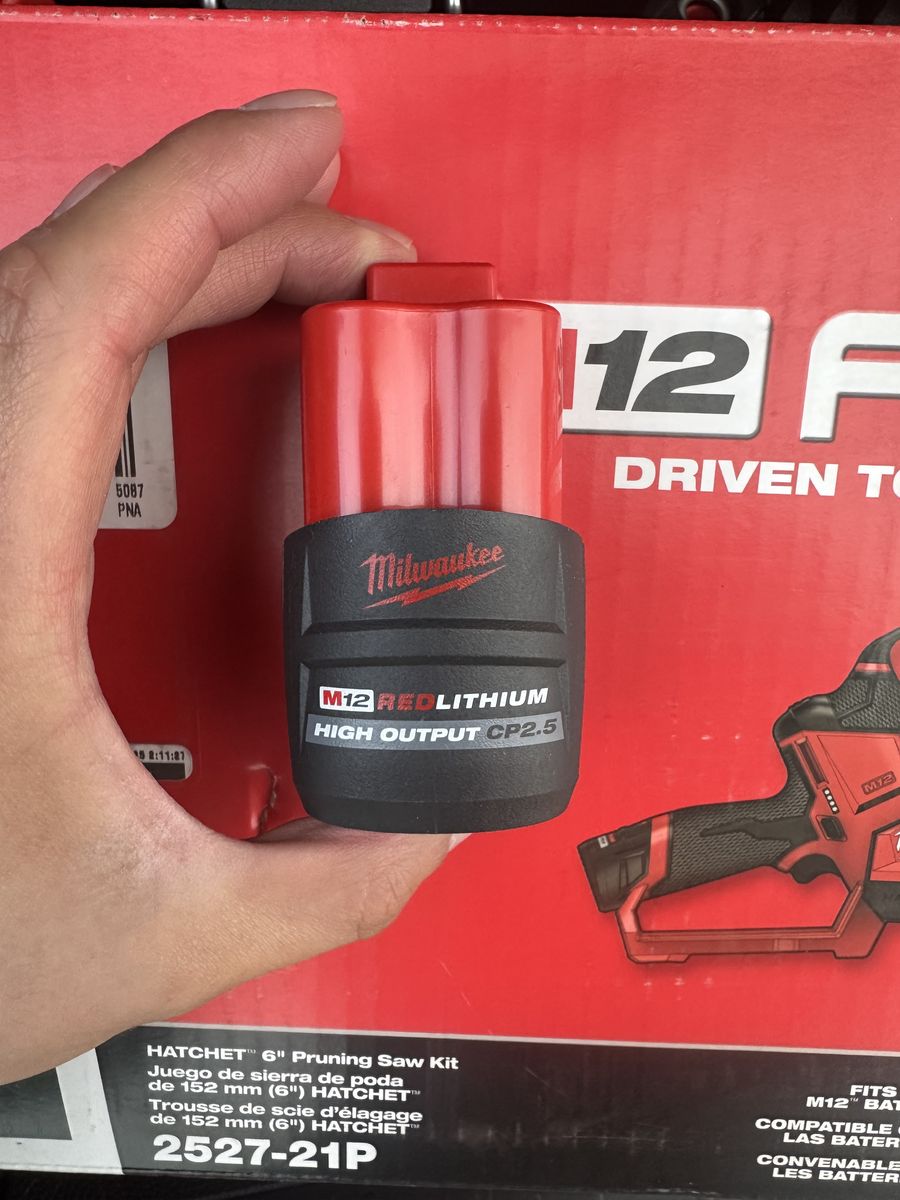 Milwaukee M12 2.5 amp High Output Battery