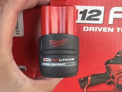 Milwaukee M12 2.5 amp High Output Battery