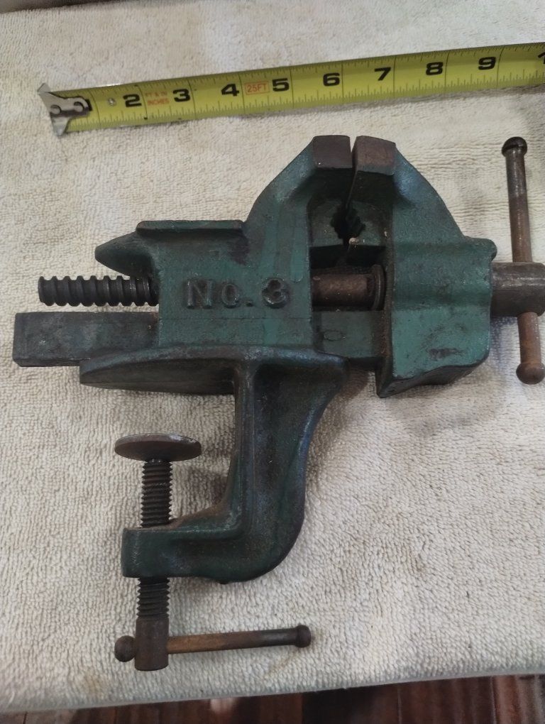 Vintage Littlestown Hdwe & Fdry Co No. 3 Clamp-On Bench Vise