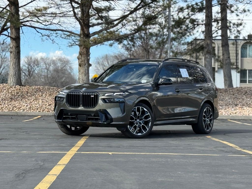 2025 BMW X7 M60i