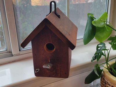 Linblad BirdHouse