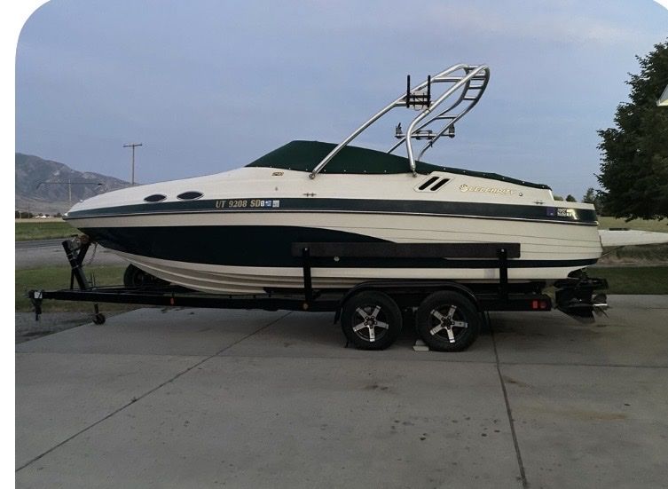 1996 Celebrity Wakeboard Boat with 7.4L Bravo 3 Engine