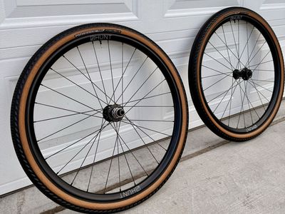 HUNT 650B Carbon Gravel Wheelset XDR Centerlock Tubeless Pathfinder Pro
