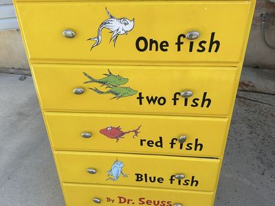 Dr. Seuss One Fish Two Fish Red Fish Blue Fish Yellow 5-Drawer Dresser/Chest