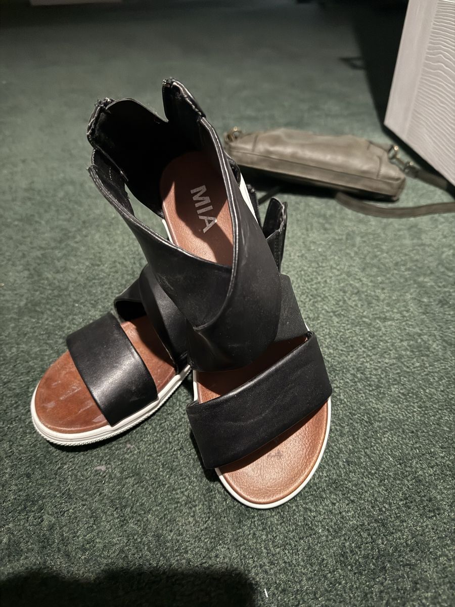 Women’s Black Sandals