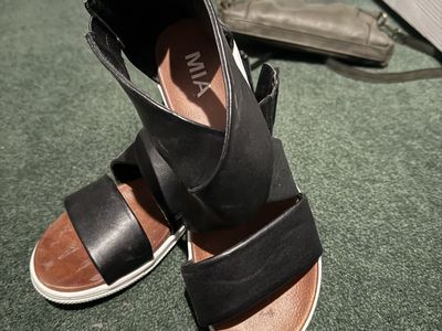 Women’s Black Sandals