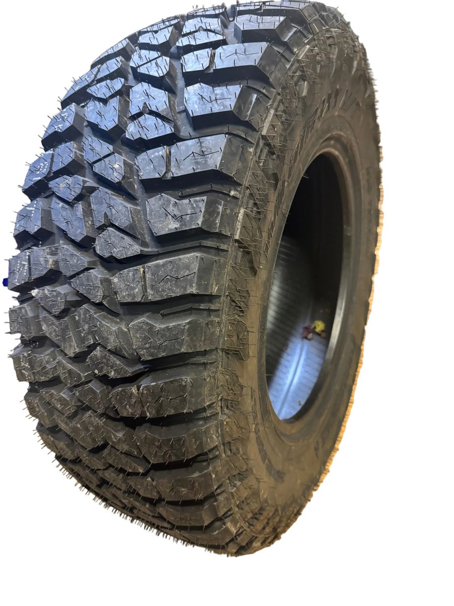 2 LANDSPIDER WILDTRAXX M/T BSW LT 35 12.5 18 123Q 10PLY MUD TIRE EMT014