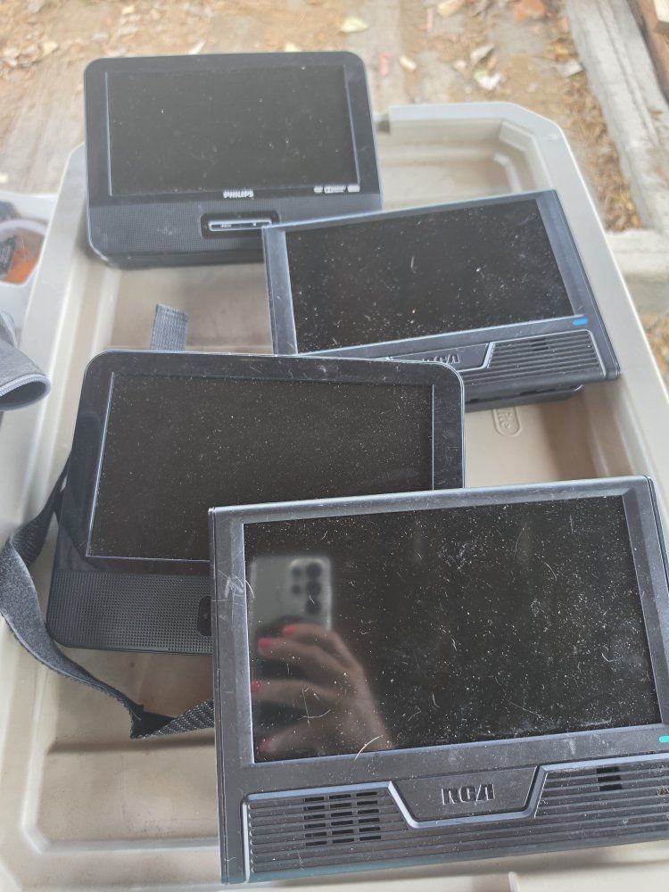 Lot of Portable DVD Players RCA & Philips with Power Cables