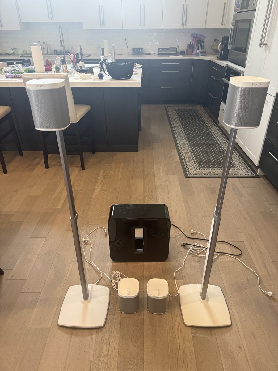 Sonos Play 1 Set (4), Play 1 stands (2) (Sanus adjustable height), Sub Woofer