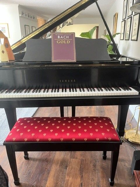 1980 G2J Yamaha Baby Grand Piano -