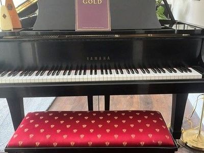 1980 G2J Yamaha Baby Grand Piano -